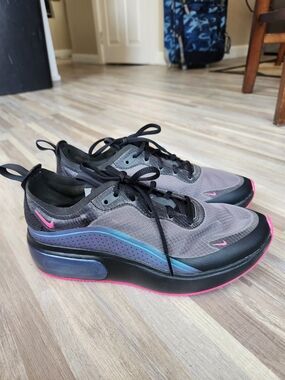Nike Airmax Women’s Gray and Pink